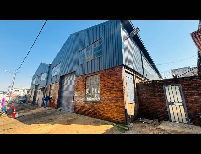 350M² WAREHOUSE TO LET IN ROODEPOORT CENTRAL